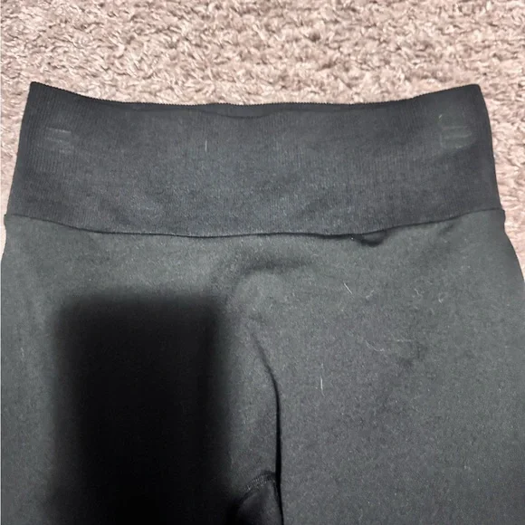 Bombshell Sportswear Black Figure Scrunch Leggings - Picture 6 of 7